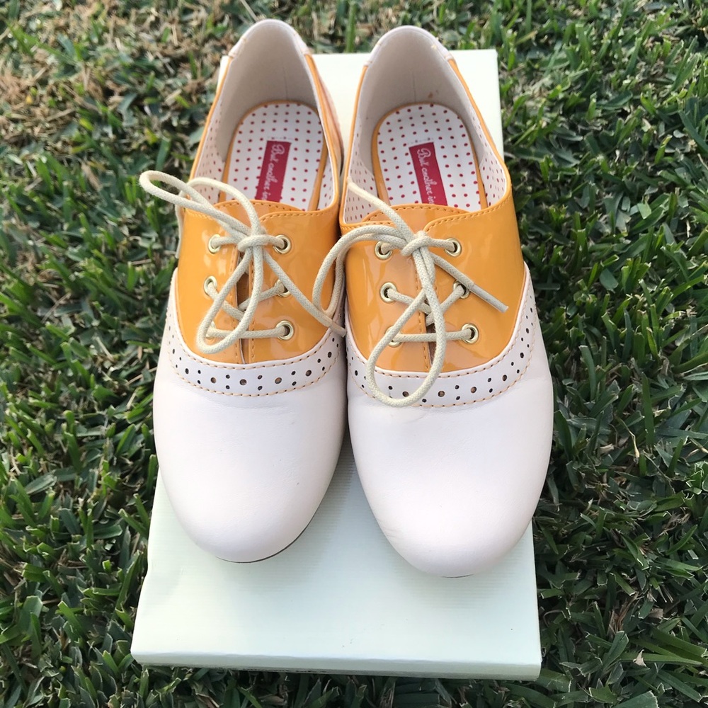 Yellow and Cream Oxford Flats